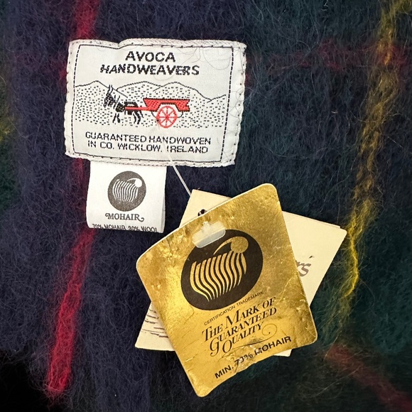 VTG but NEVER USED w TAGS AVOCA Ireland Mohair Plaid Blanket approx 54x40 Throw - Picture 3 of 7